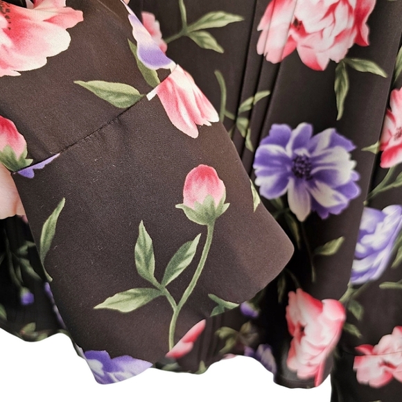 Jones NY Signature 100% Silk Floral Button Up Blouse Medium Black Tailored Fit - Picture 12 of 14